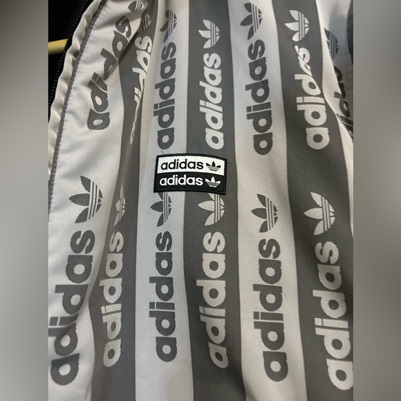 Authentic Adidas Black Jacket Reversible Bomber - Picture 5 of 7